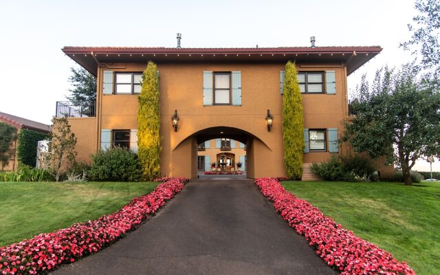 Black Walnut Inn & Vineyard