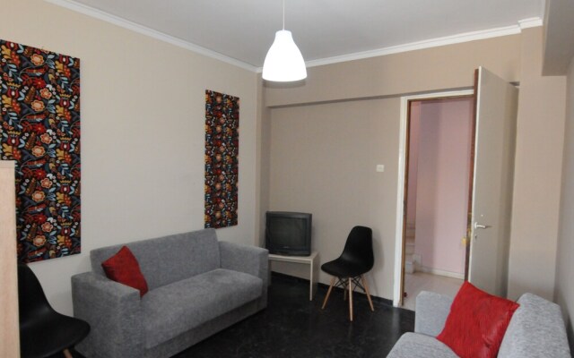 Kinetta Apartments