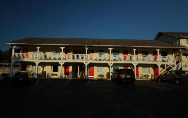 Homestead Motel