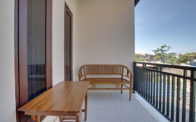 RedDoorz near Mertasari Beach