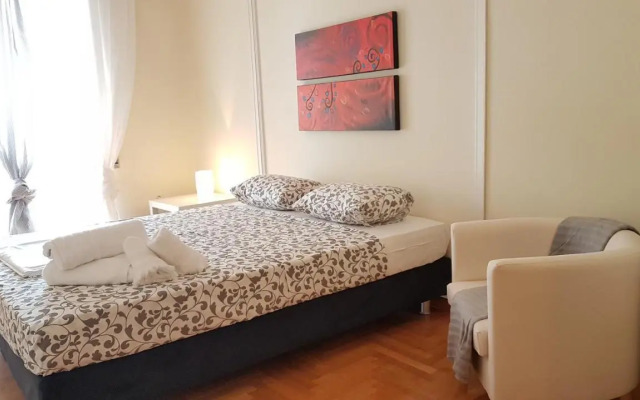 Menta errathens Apartment - Athens Center, 5 BD, 2 BATH