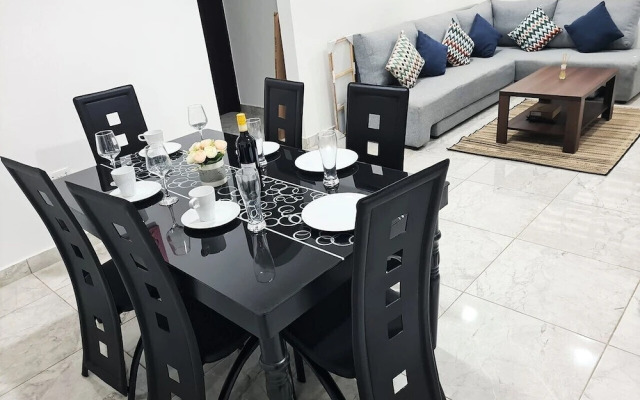 Beautiful Quiet & Cozy  Close to Highway
