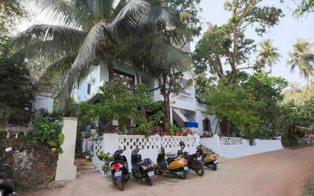 OYO 7476 Braganza Guest House