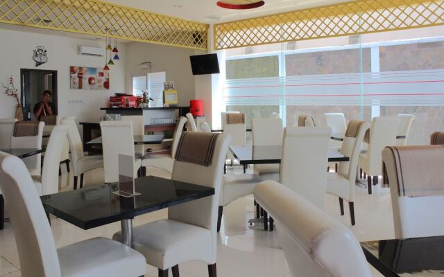 Airy Kiaracondong Ibrahim Adjie Bandung