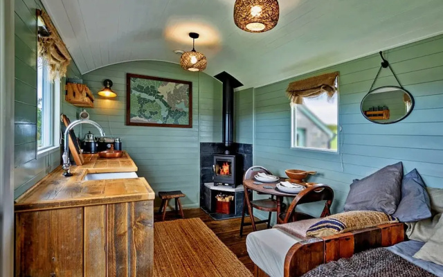 Pet-friendly Rural Retreat in Wales, No Deposit