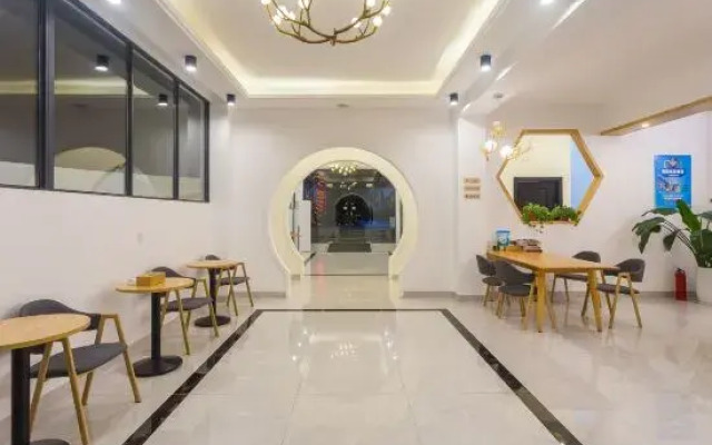 Mosheng Shangsu Travel Rental (Tropical Paradise Forest Park)
