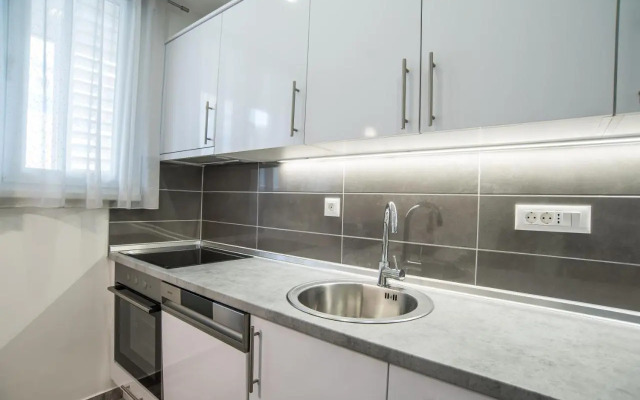 Too Sweet Apartment 1