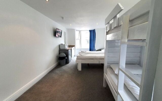 Reef Lodge Apartments