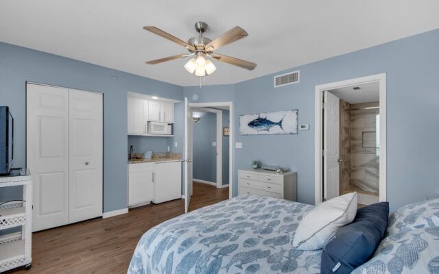 Pelican Beach Terrace 807