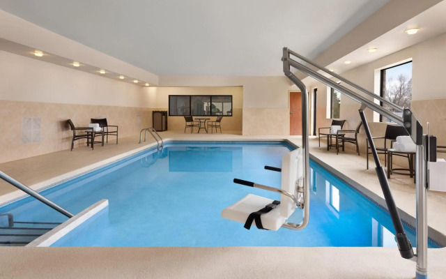 Holiday Inn Express Hotel & Suites Edmond by IHG