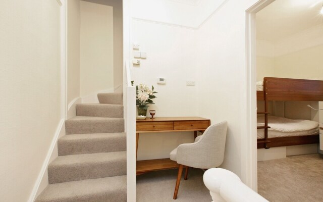 Quiet Historic Mews- Hyde Park