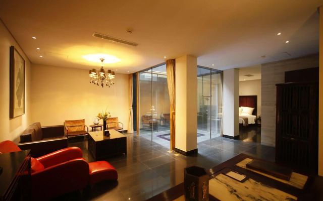 Shichahai Sandalwood Boutique Hotel