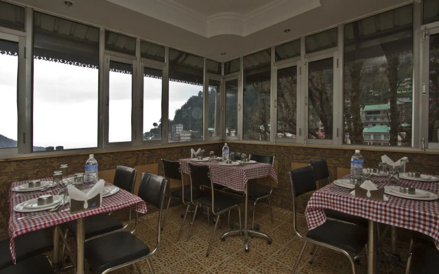 OYO 4605 Hotel Aakarsh
