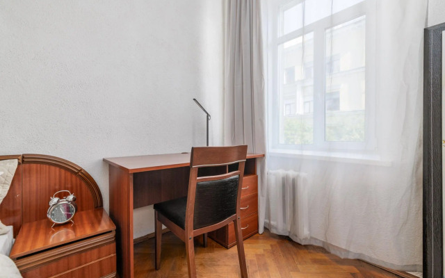 DeRent Aparts (ДеРент Апартс) на переулке Антоненко