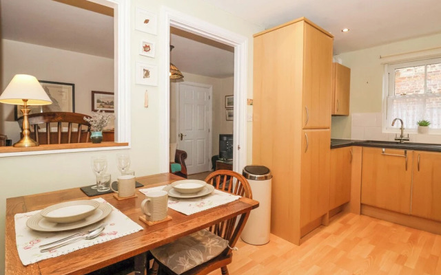 3 Westgate Mews