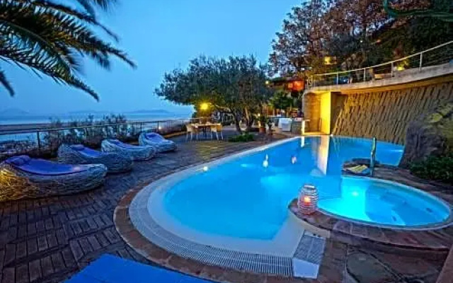 Villa Taalia