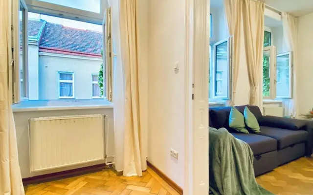 Cozy 2BR Apartment Close to Westbahnhof