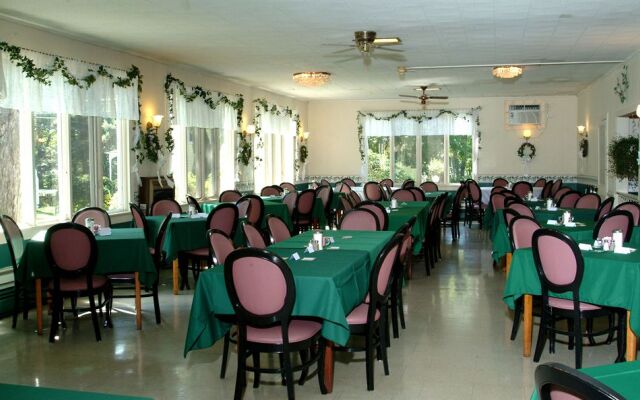 Chestnut Grove Resort