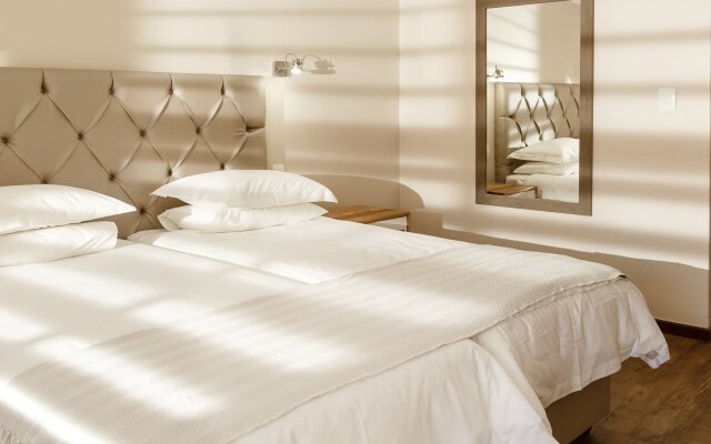 Loerie Guest Lodge