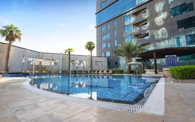 Capital Bay Comfort Studio city view