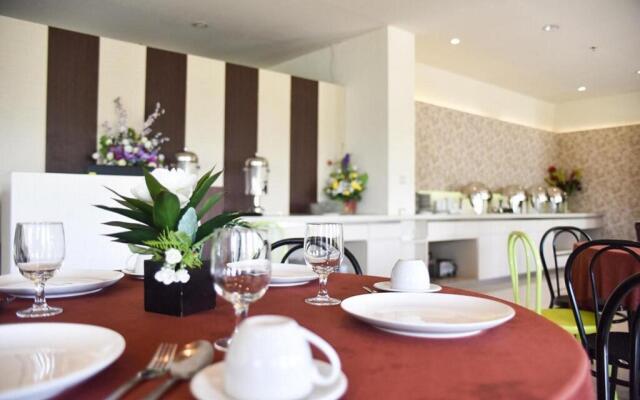 RedDoorz Plus Near Trans Studio Mall