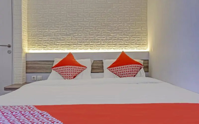 OYO 90120 Bolang Room