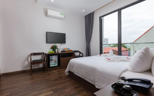 Airport Classic Hotel & Travel