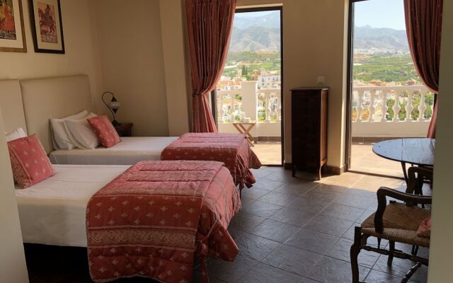 Hostal Avalon