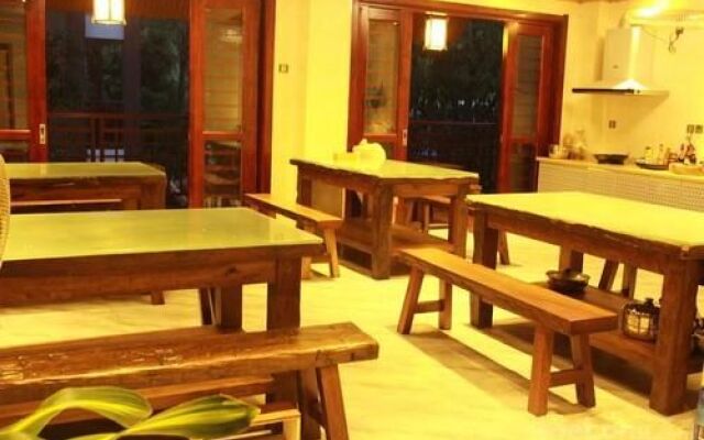 Xishuangbanna Fengweizhu Inn