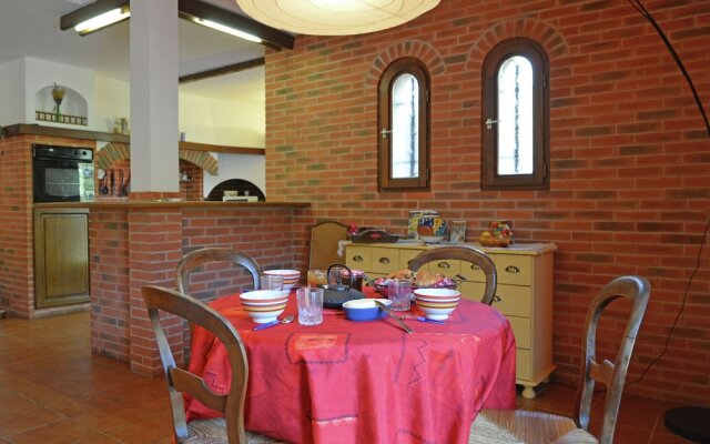 Spacious Holiday Home near River in Le Boulou