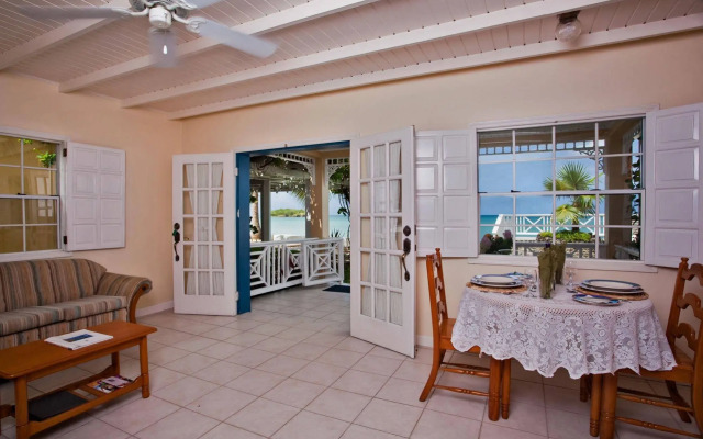 Villa Beach Cottages
