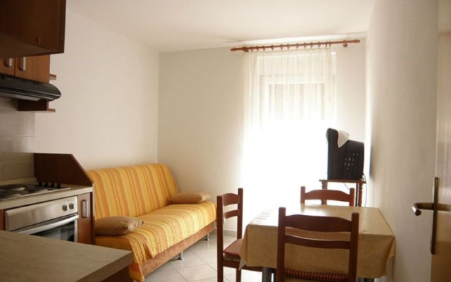 Srećko - Close to Center With Terrace - A1