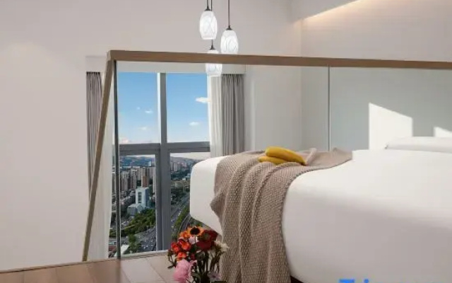 Shuyi LOFT High-altitude Audio-visual Homestay (Sijiaying Subway Station)