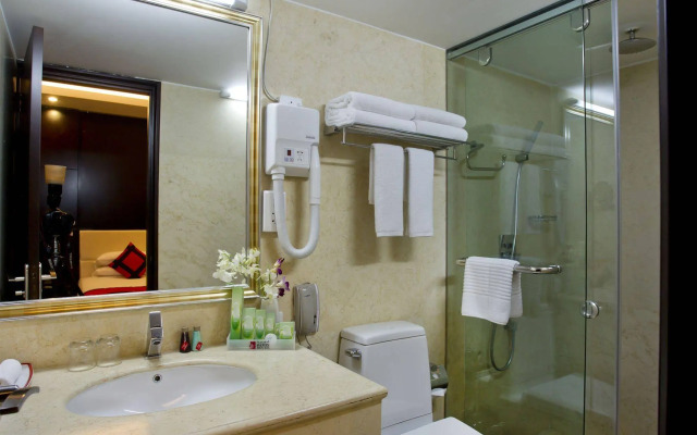 Innotel Luxury Business Hotel