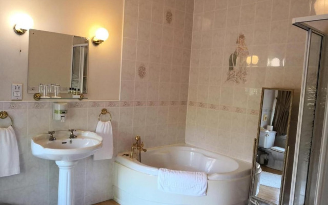 OYO Dunmar House Hotel