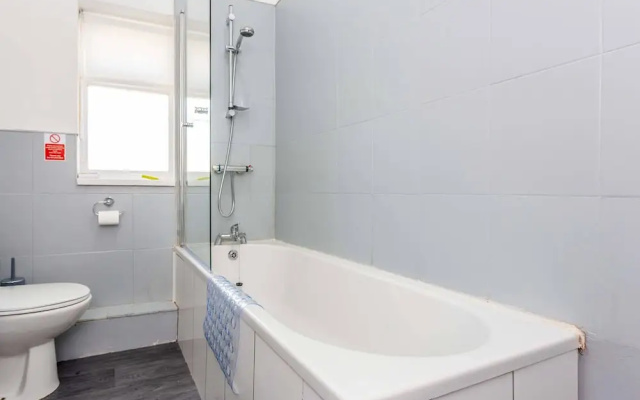 Host Stay Bambro Apartment