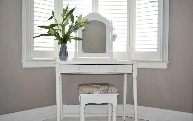 Beautifully Presented 3 Bedroom Brighton Townhouse