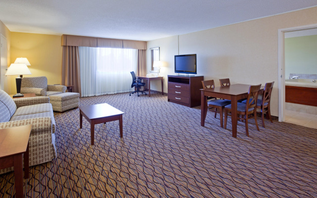 Holiday Inn Bloomington Airport South Mall Area by IHG - фото 4