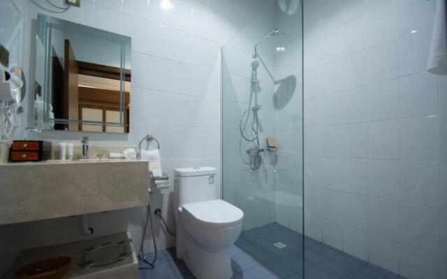 Golden Bujari Hotel-KYAN