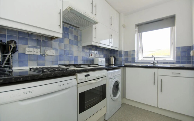 Britannia Harbour View Parking by Brighton Holiday Lets