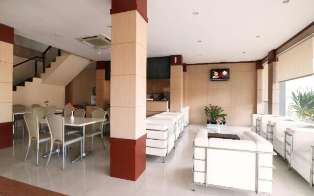 OYO Flagship Tembok Batu Residence