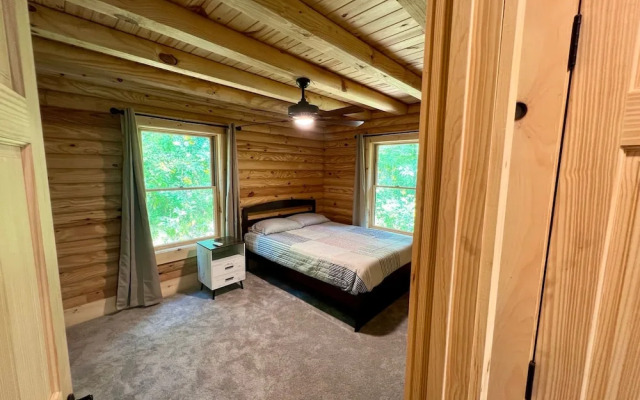 Wintergreen Chesnut Hot-tub Arcade Fireplace