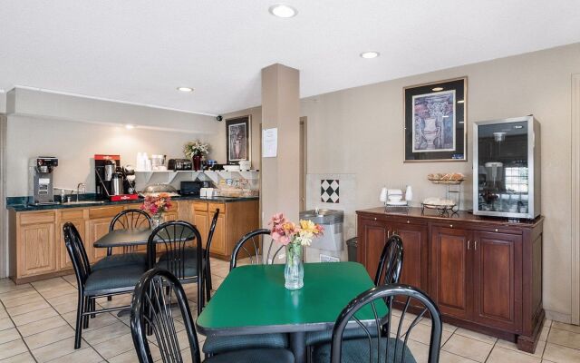 SureStay Hotel by Best Western Olathe