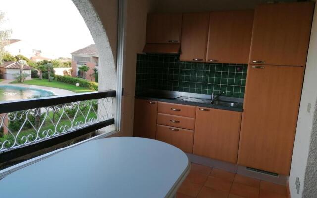 Appartement les pieds dans l'eau 300 m plage - 2 piscines