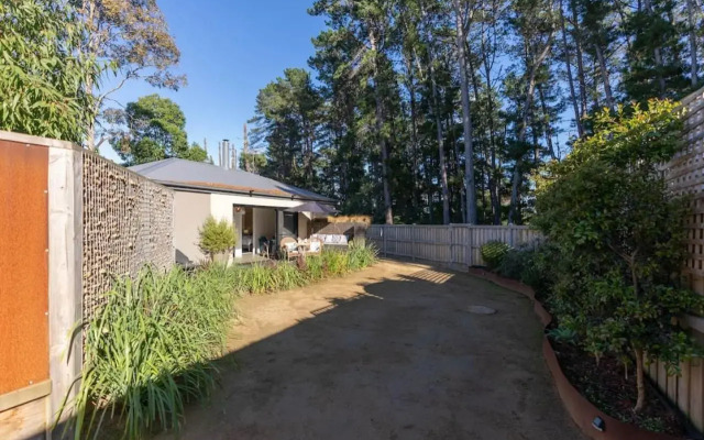 Pine Beach Guest House in the Heart of Balnarring