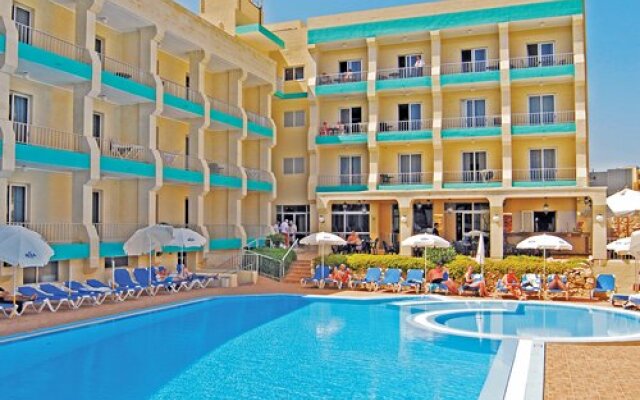 Club Riza, Qawra, Malta