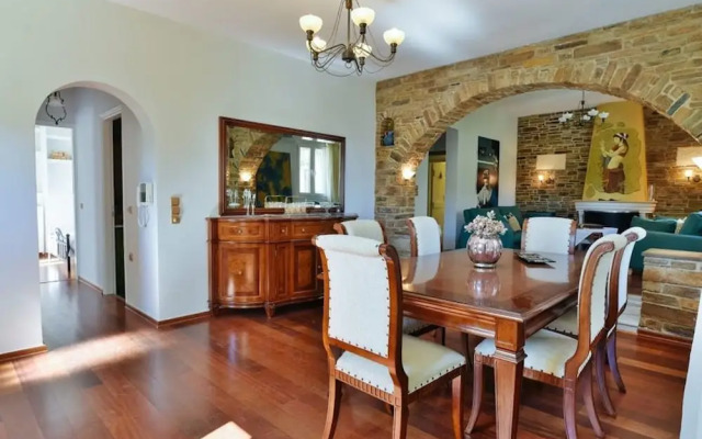 Charming 3-bedroom House in Tinos