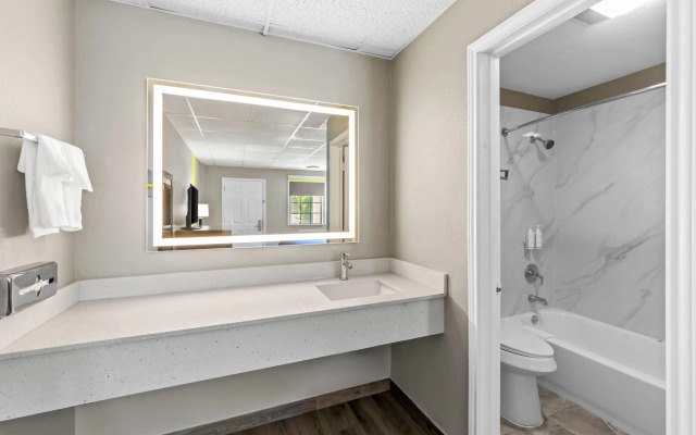 Super 8 by Wyndham Fredericksburg