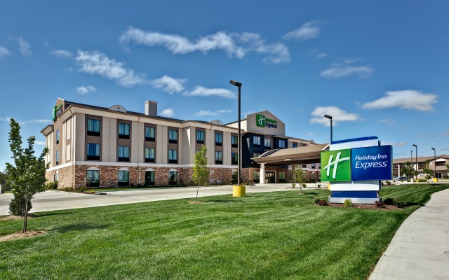 Holiday Inn Express Hutchinson, an IHG Hotel