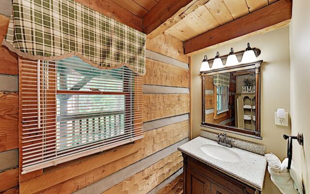 Lakpowpa 6 Bedroom Cabin